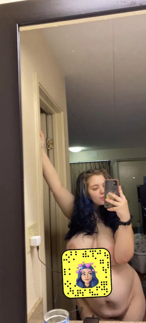 busty and hairy ,😏