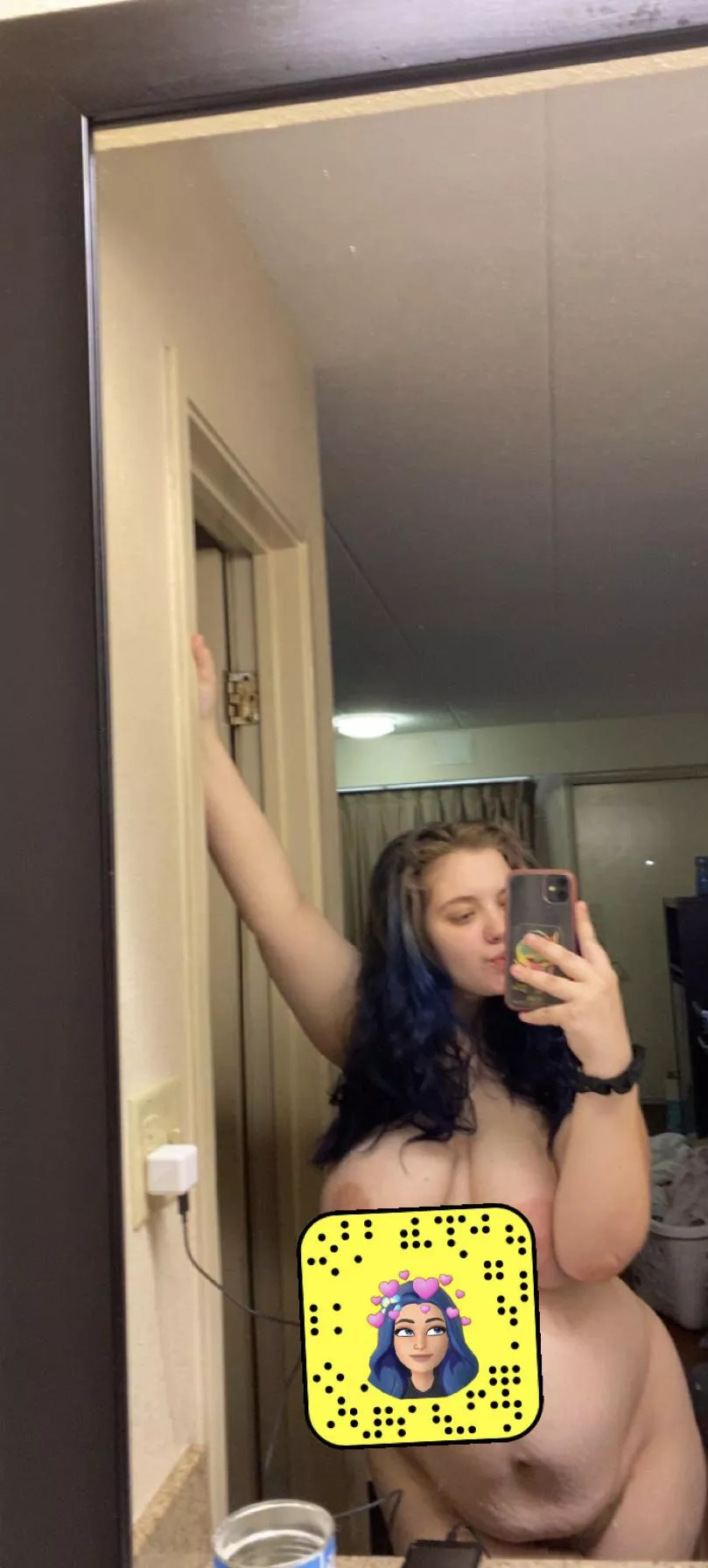 busty and hairy ,😏