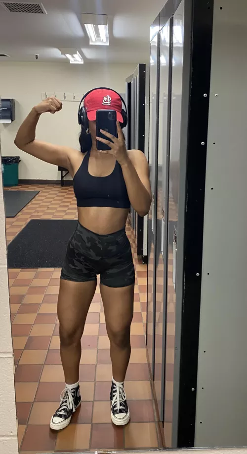 Can I be your gym crush? [F]