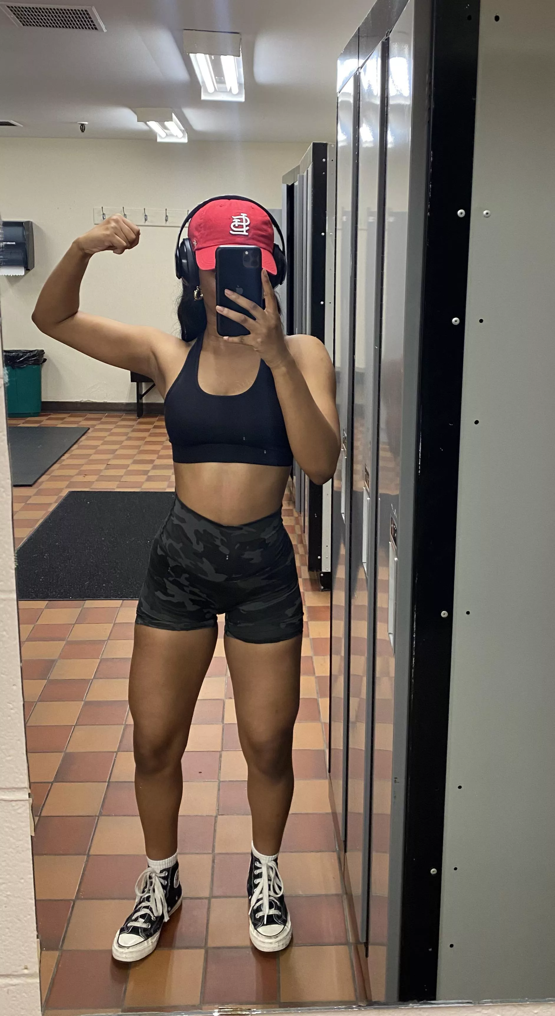 Can I be your gym crush? [F]