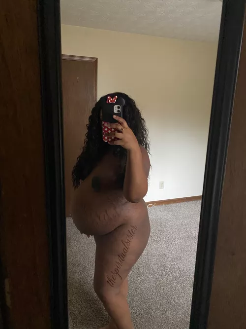 come have a taste of my chocolate preggo body