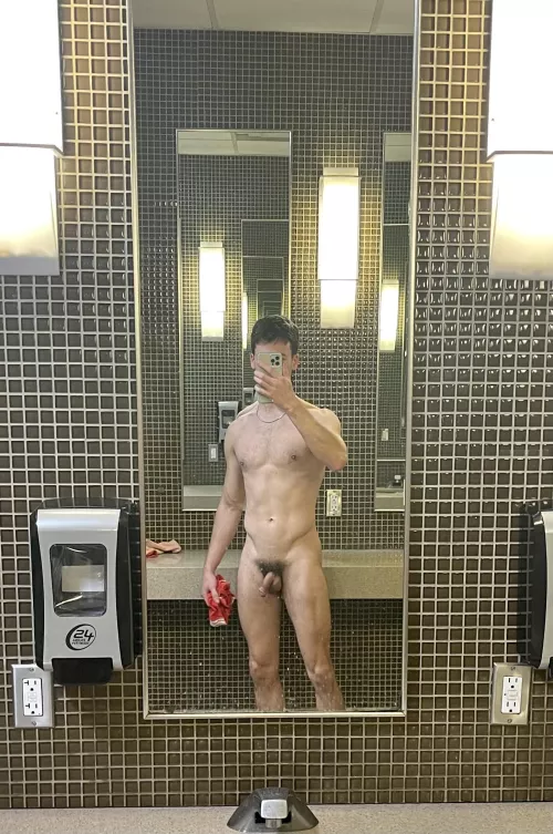 Damn it’s cold, heading to the sauna