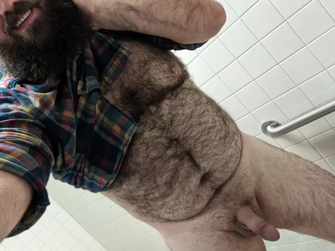 Don't you wish you could walk into the bathroom and see this?? 😏😏