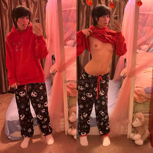 EMO BOI FLASHES U!!! :0