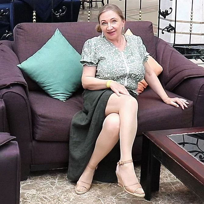 F57 with bra size 36F natural