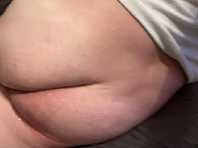 Fat chin needs cock