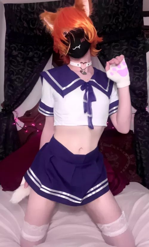 First time wearing a crop top and I feel like I’m freezing 😖