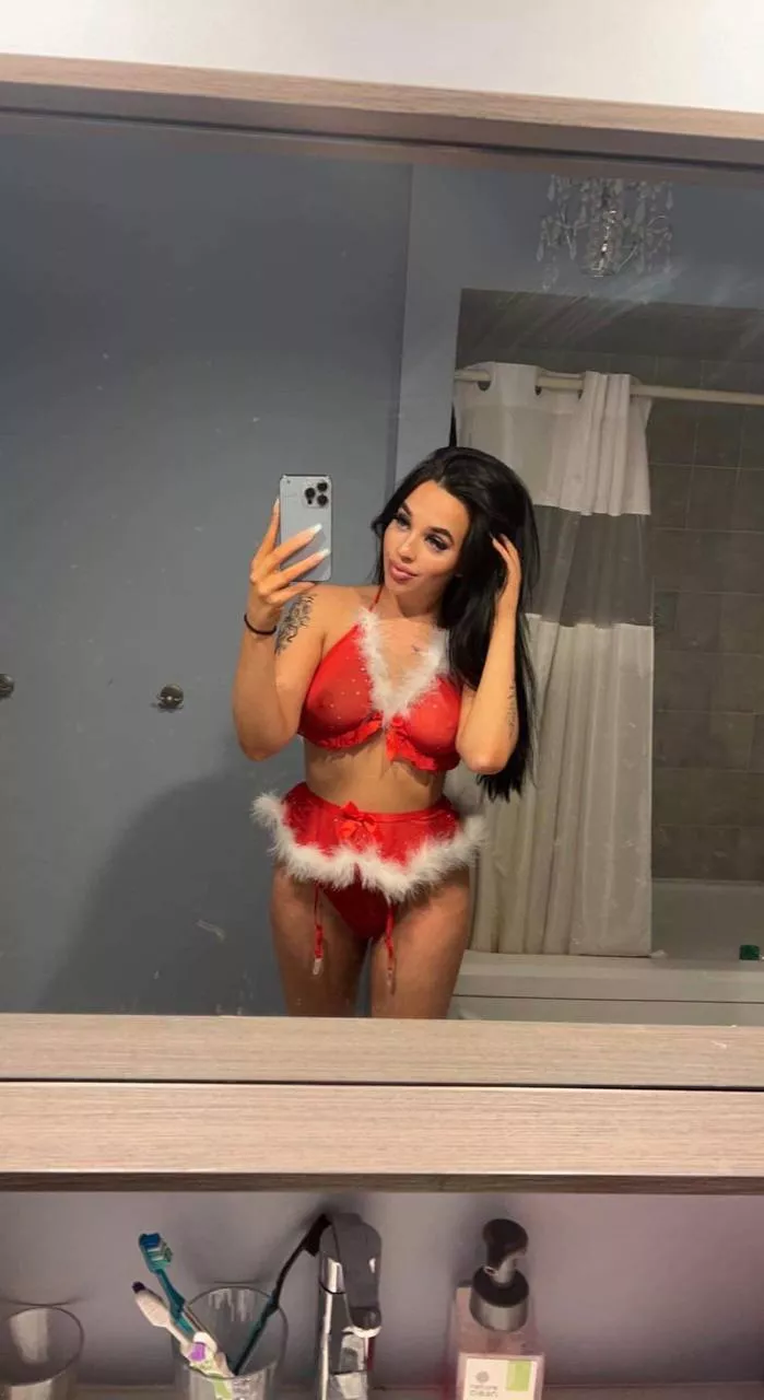 Getting in to the Christmas spirit and showing a little bit of my presents for you 🥰