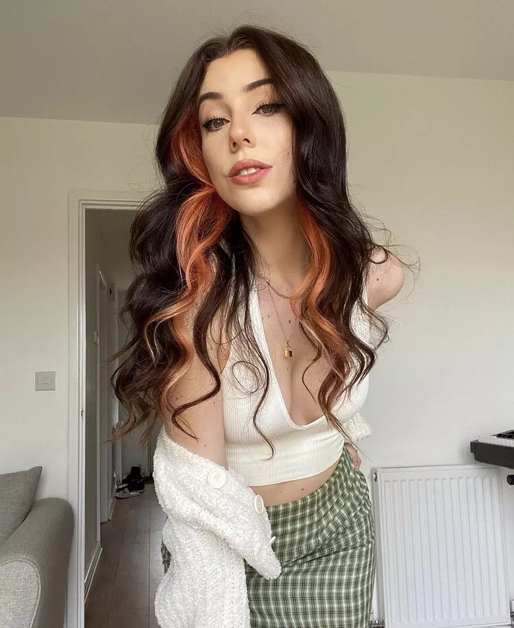 Giving off a come fuck me vibe