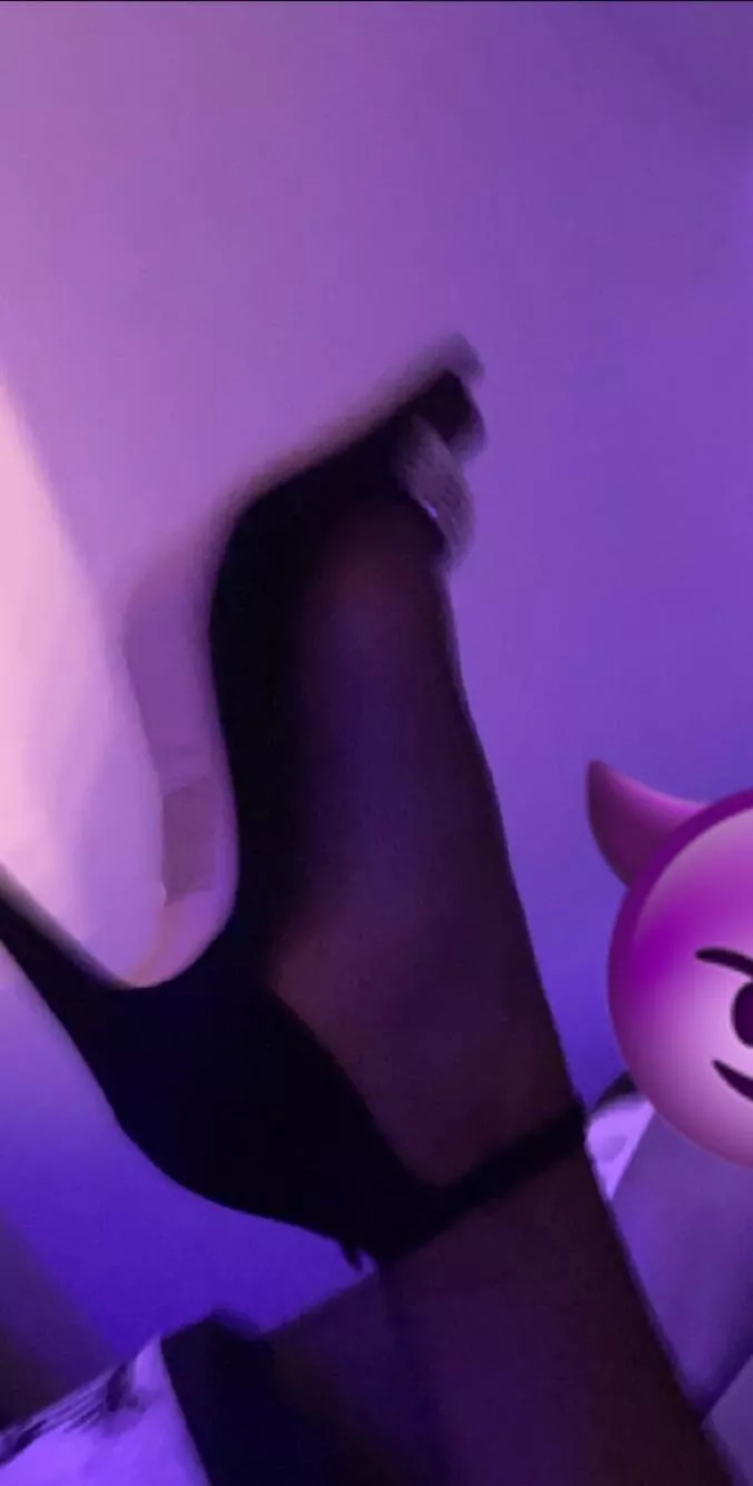 heels up😈