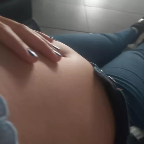 Hello, beautiful daddies. I'm looking for a daddy for this beautiful little thing that is inside of me. Write to me.