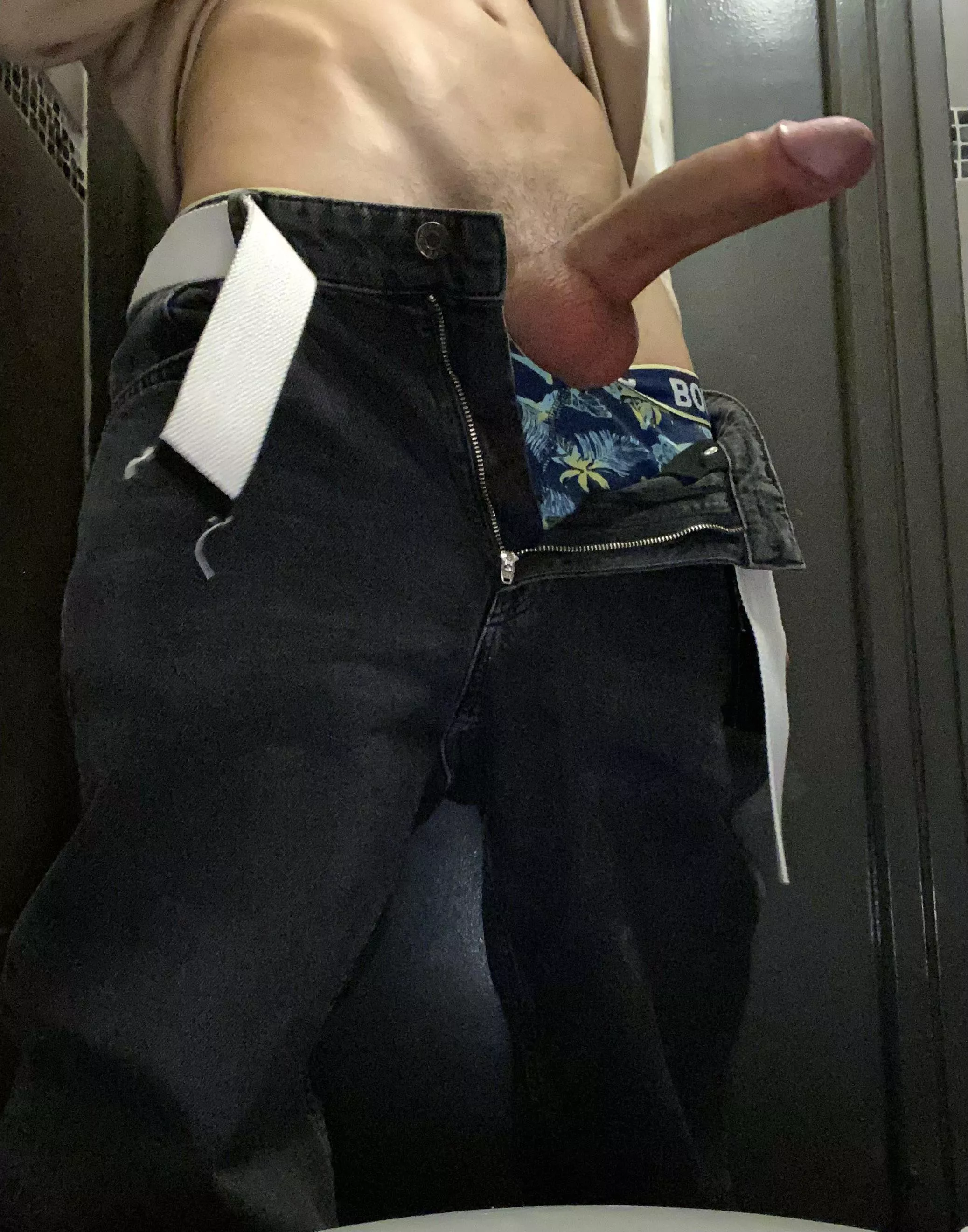 Help me with my magic trick and make it disappear 😏