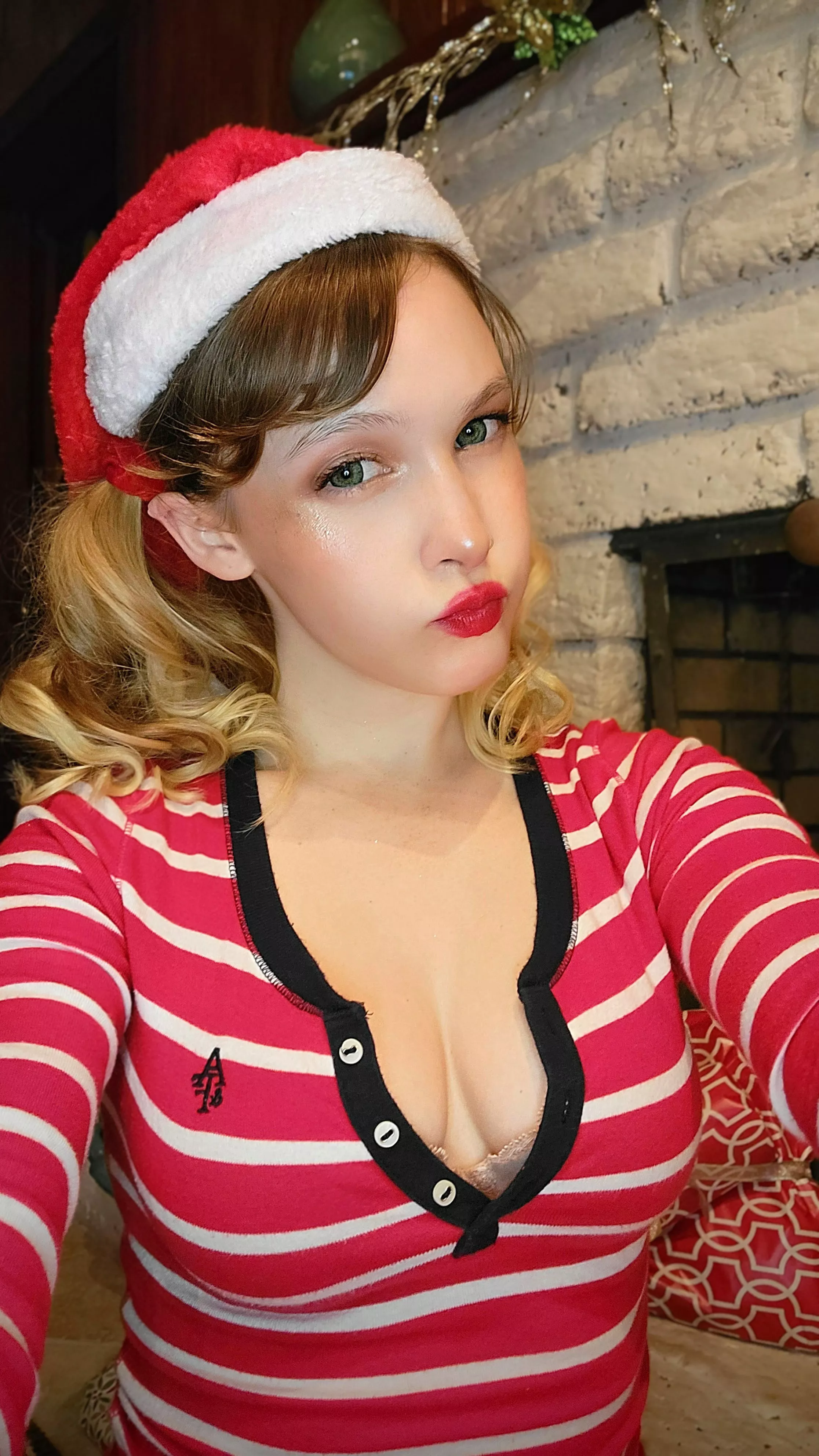 how would you make my christmas? 🥺💕