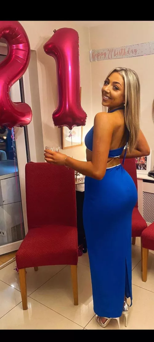 How Would You Use This Irish Teen’s Fat Arse? ☘️