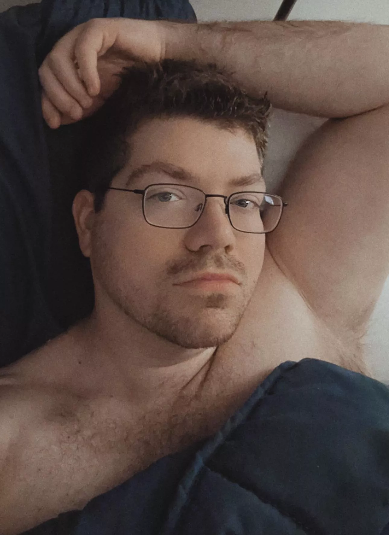 🌨️ I need a gaming in bed under the covers buddy to make it through this arctic blast. ❄️