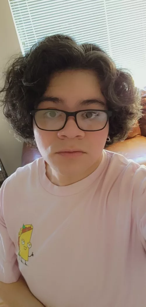 I need some more gaymer friends ☺️ Hit me up if you play OW, Genshin, Pokemon, or Fortnite (trying to get back into it) Also mostly a PC gamer 😊