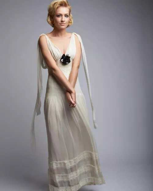 I need that bud willing to drop to their knees for Beth Behrs