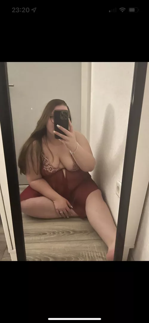 I wanna fuck so, bad right now🤭