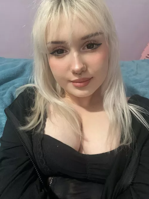 If you are taller than me (5’ 6’’) u can breed me 😙