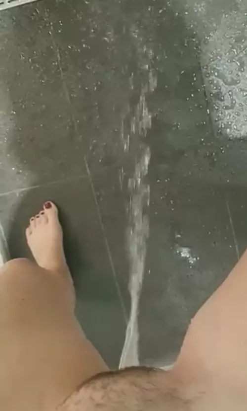 I'm not into pee or bush but i know this pic please to a lot of men