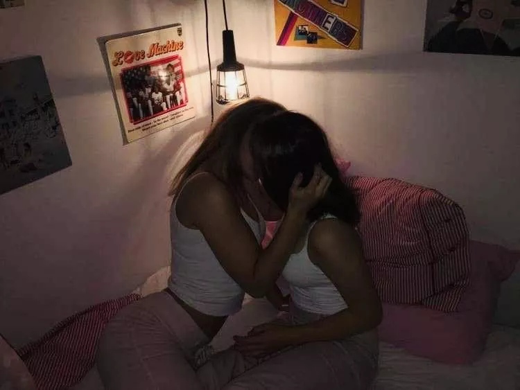 just 2 besties learning for the final exams