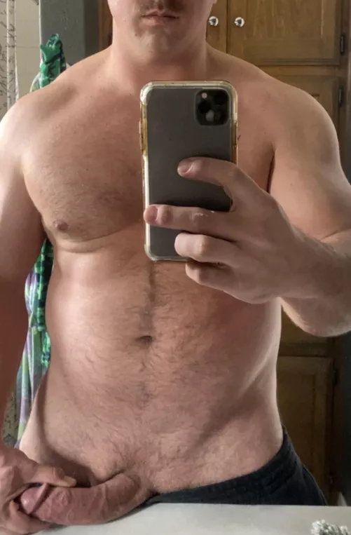 Let daddy stretch out that wet little pussy😈 [36]