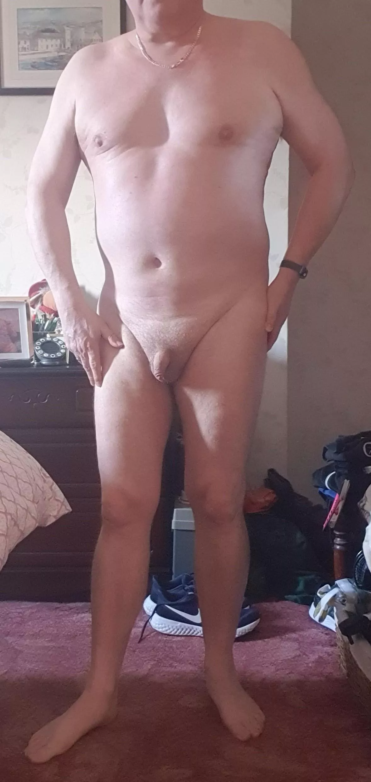 M 60.78 kgs. 5ft 5inch. Christmas to all. Peace and health 🙏.