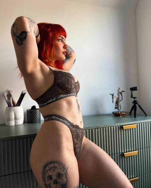 Morning stretch 😈