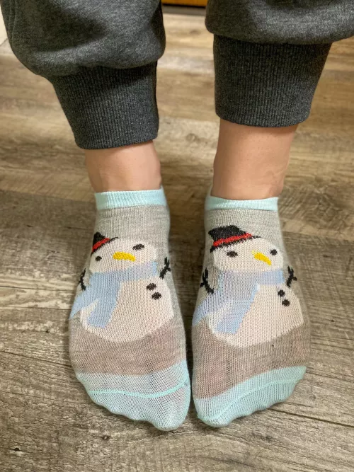 My big feet stretched out these snowmen 🤣 oops.