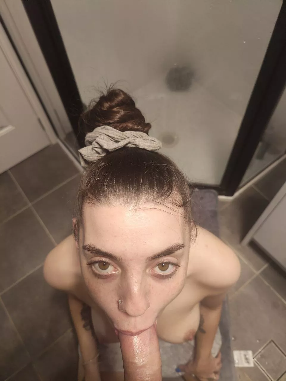 Now who here loves cute 18yo’s??👀