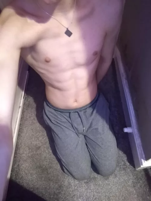 Ok im bored... Line up and lemme suck u all