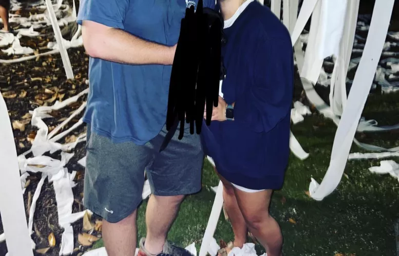 Plus size couple looking to chat/flirt! Both 23