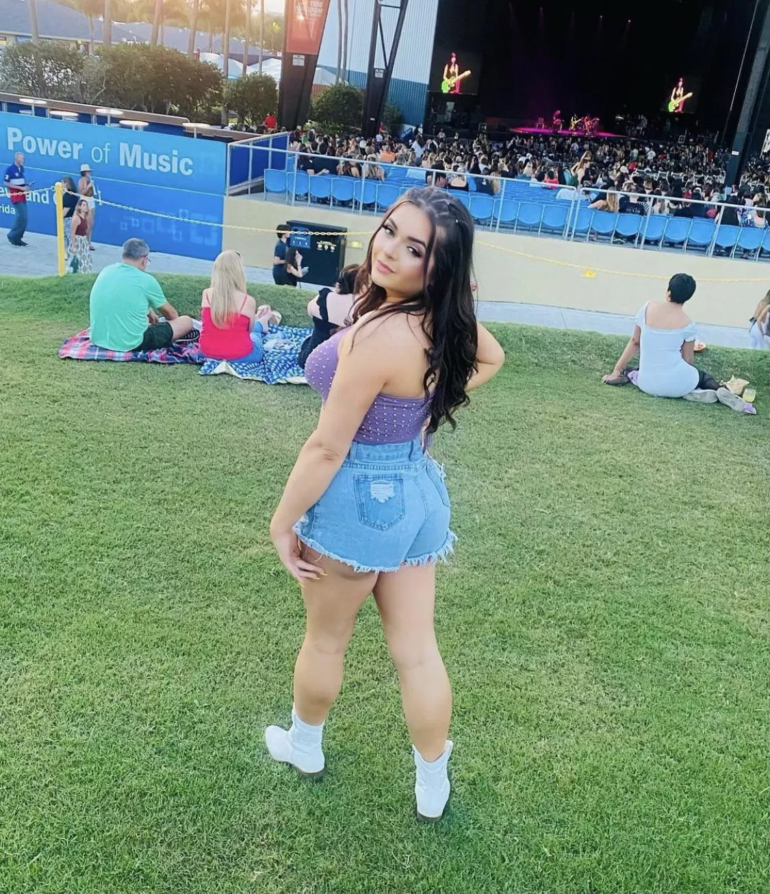 [proof] Cum on this pic and dm me the mess after