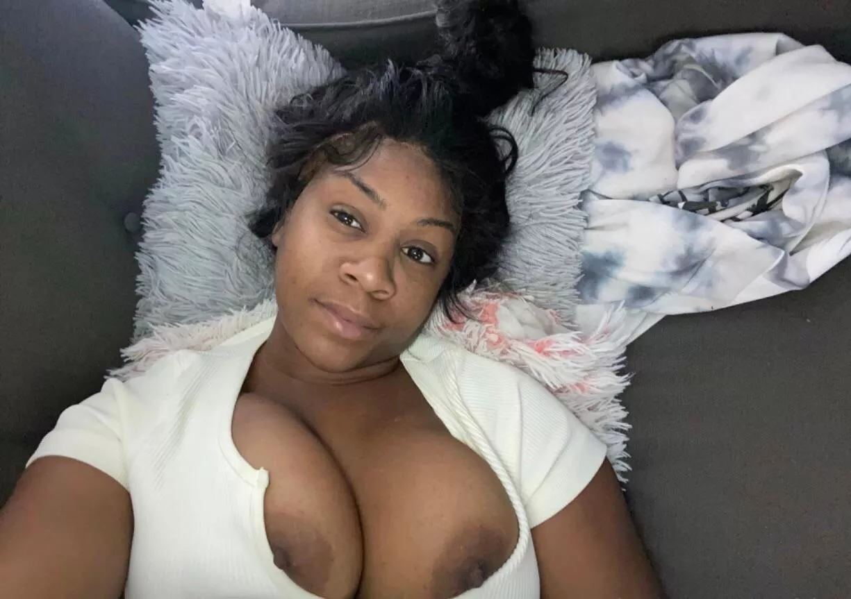 pull my n….r hair and cum in my face master or would you rather spit ? your choice 😽😽 kik/wickr: yayasonasty