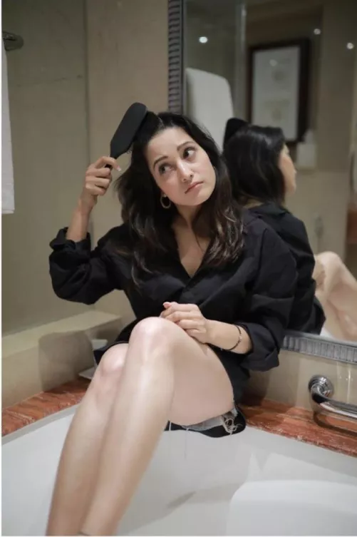 Ritu Barmecha’s thighs