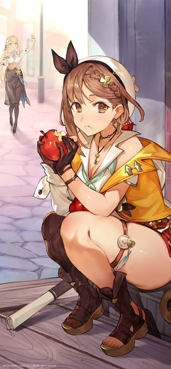 Ryza eating an Apple 🍎