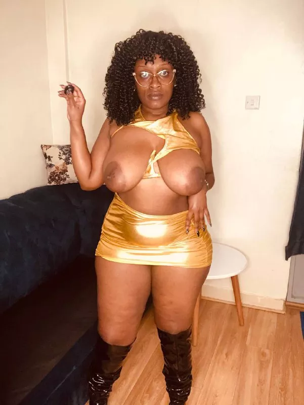 Slightly chubby mom here, I hope you still find me hot 😏