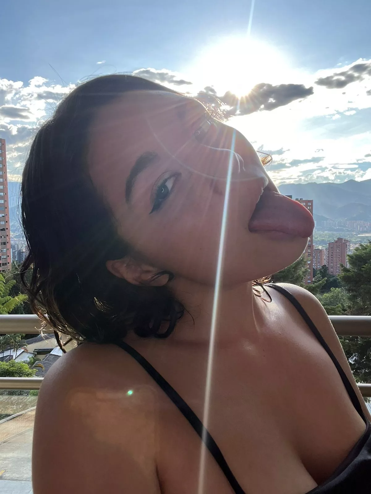 Sun's out tongue's out 😜