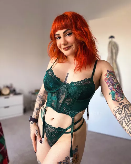 This outfit makes me feel so hot 🥵