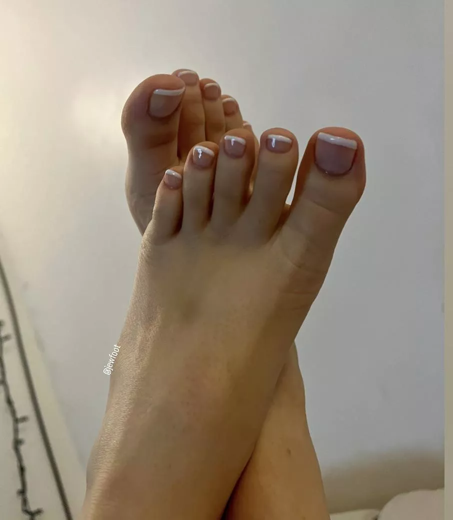 Toes lookin tasty