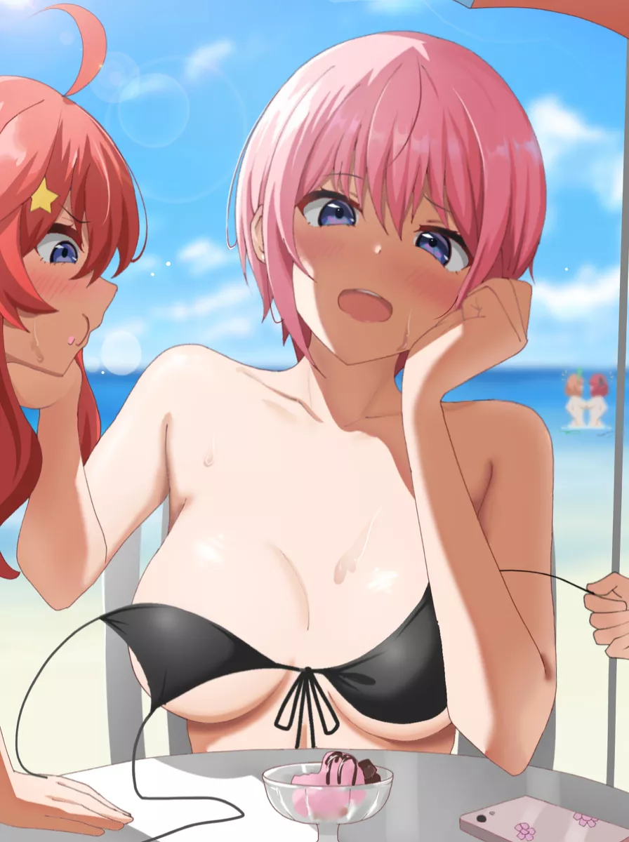 Tugging the top [5Toubun]