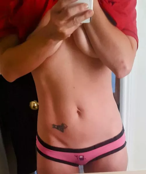 want to? 😜😜 (f)(46)(couple)(fit)(MILF)(fuckable)(tight)(mom)(pink)