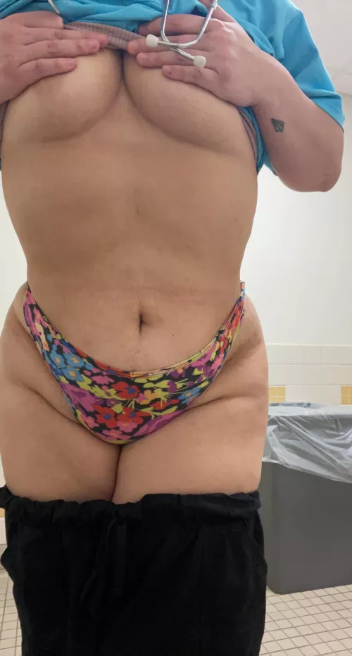 when he says send me nudes at work you listen