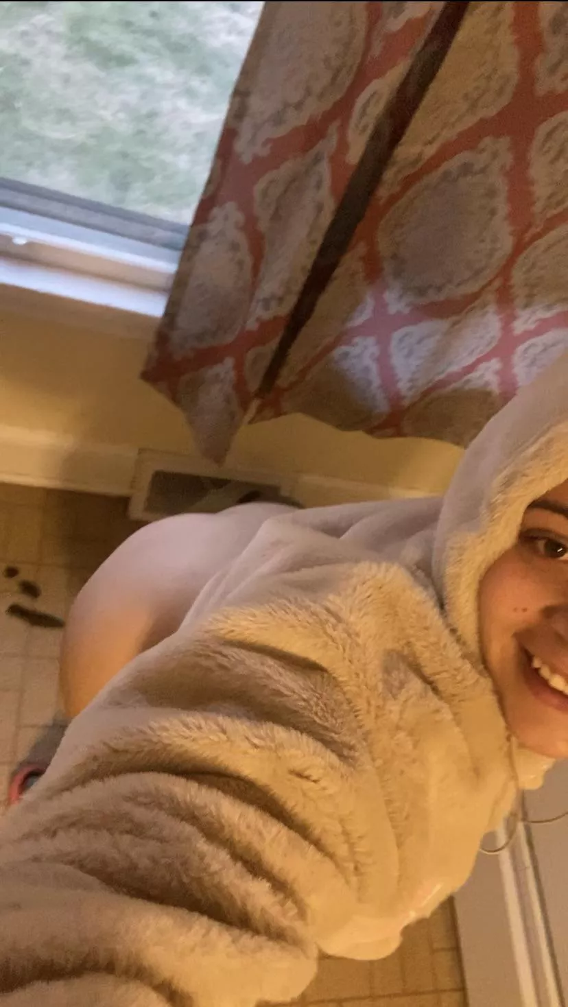 When you’re ready come & get it 🤭