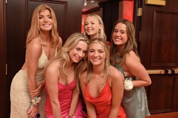 Which dressed up doll?