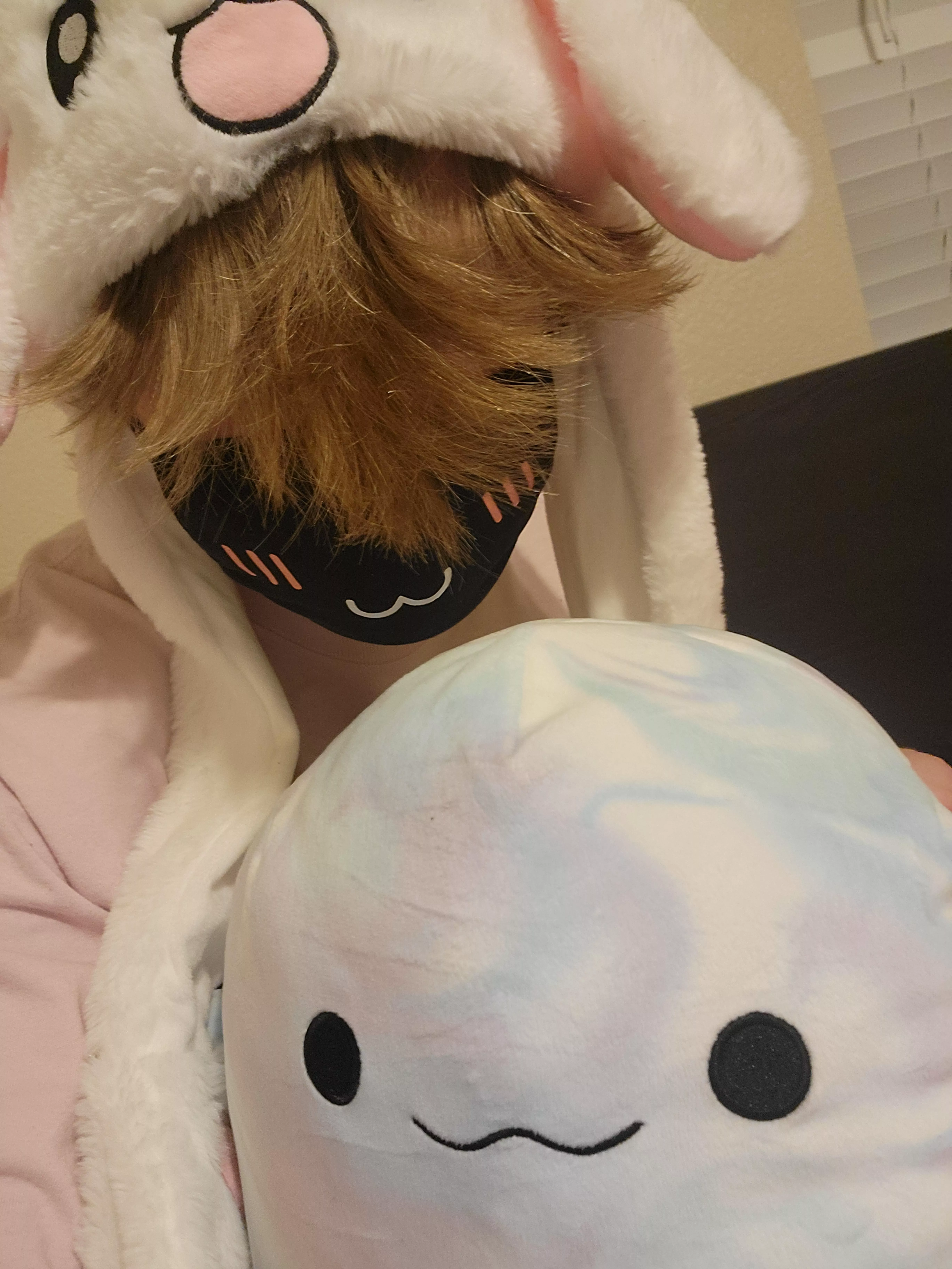 Who wants to cuddle .z.