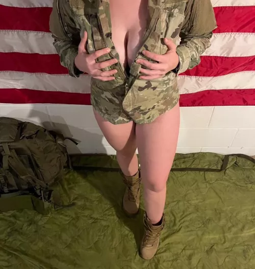 Why don’t you come take this Military Milf for a test drive. I also come fully equipped with built in air bags!