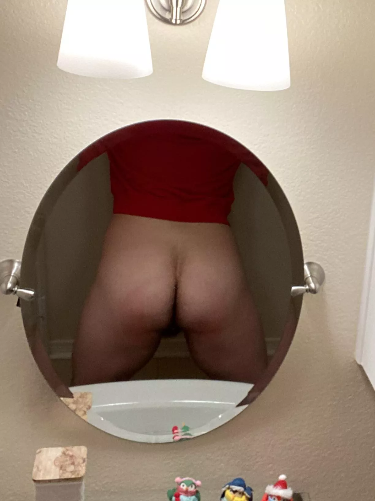 You walk in on me changing in the bathroom. Wyd?