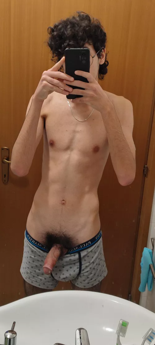 18, anyone wanna jerk off??