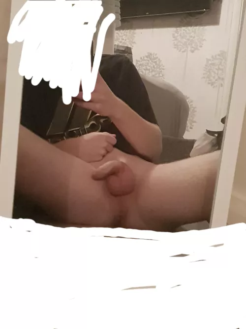 (18) sorry... I really not keen on the idea of showing my face to thousands... hope you like what you can see though...